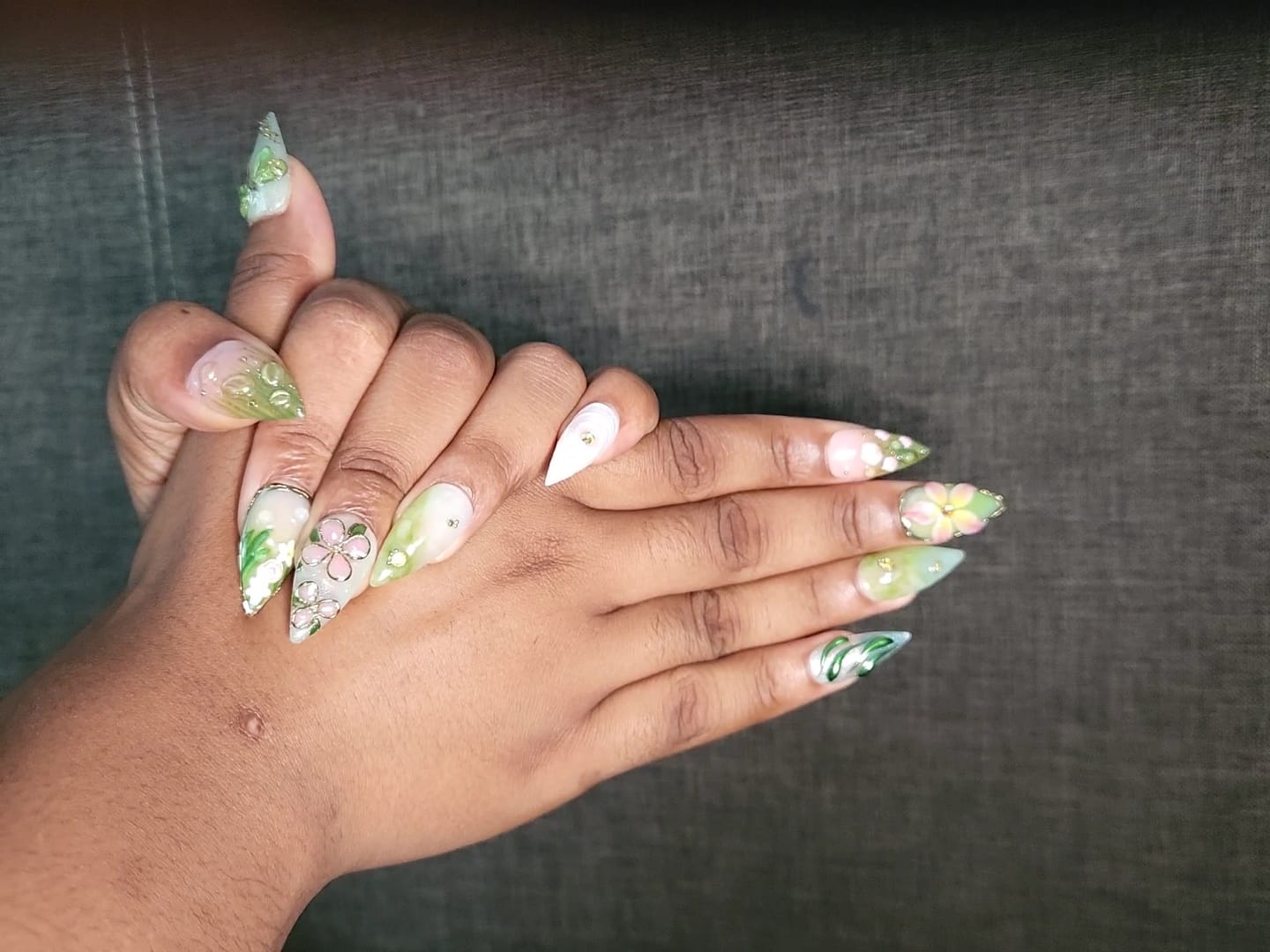 Customer photo review of Elyora