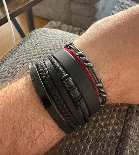 Customer photo review of WIRED.