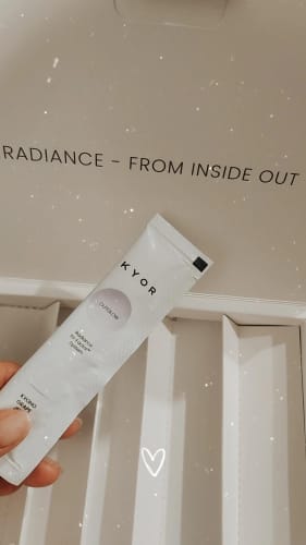 Customer photo review of OUTGLOW - Radiance Tri-Factor™ Jelly