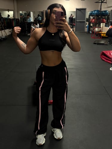 Customer photo review of W452 Core Hourglass Bra Tank