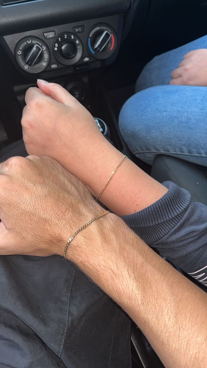 Customer photo review of Pulseras Eslabón Plano en Oro laminado 18k Para Pareja