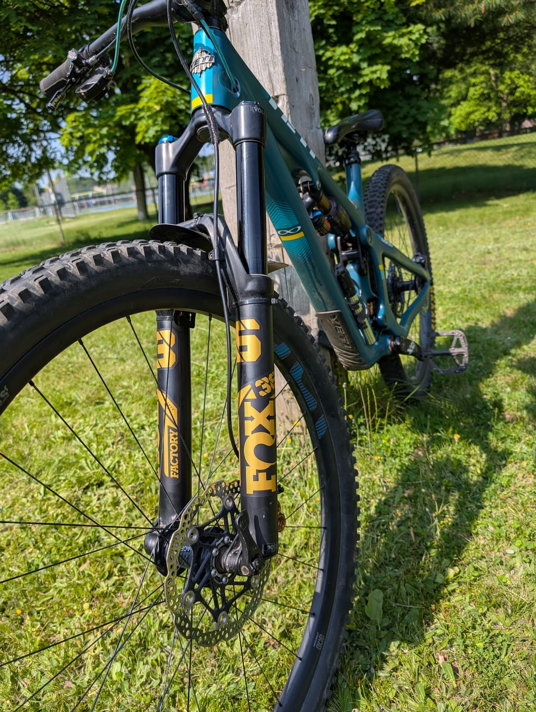 Customer photo review of Metallic Fox 36 Factory Fork Decal