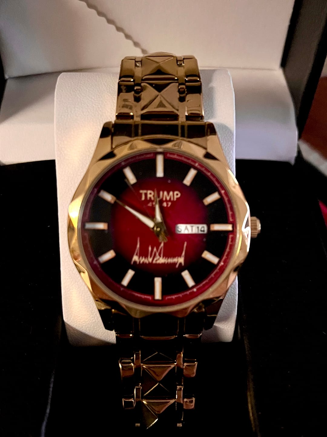 Customer photo review of TRUMP 45-47 Watch 2025 Gold Red Dial - Gold Watches for Men