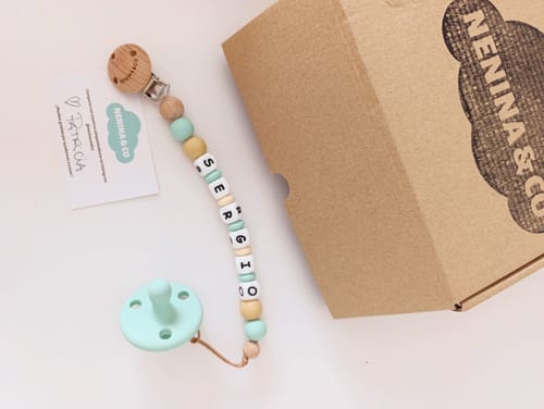 Customer photo review of Kit Chupete Clásico Mint de Silicona + Chupetero con Nombre | Nenina & Co.