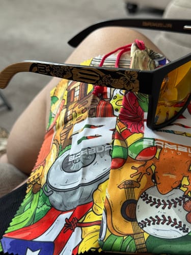 Customer photo review of Mis Raíces  Fire Red