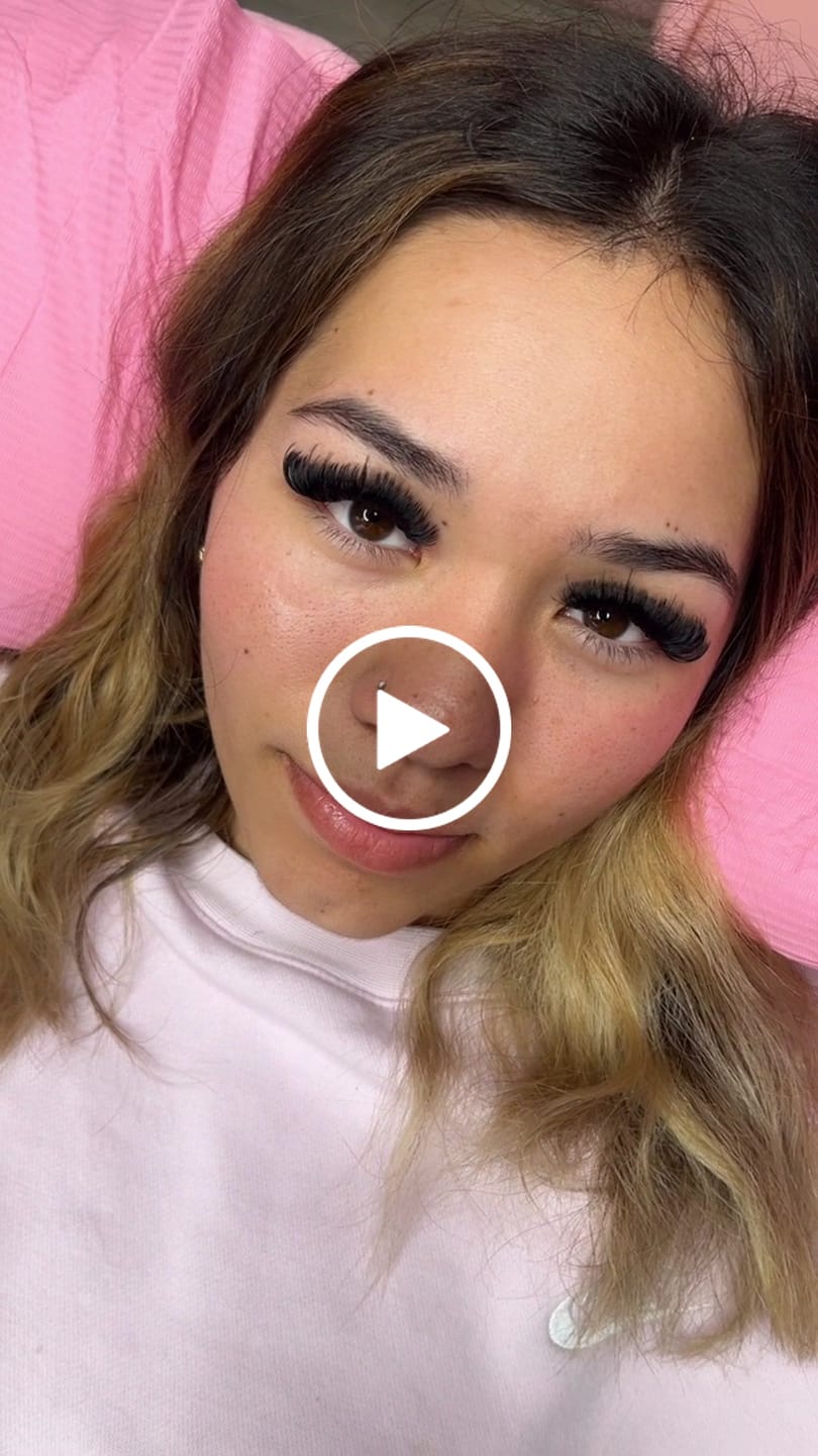 Customer video review of Cashmere Volume Lash Extensions 0.03mm