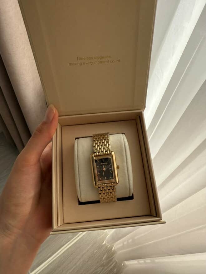 Customer photo review of Olivia Gold Black