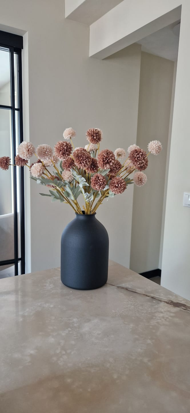 Customer photo review of Casa vaas - Mat zwart