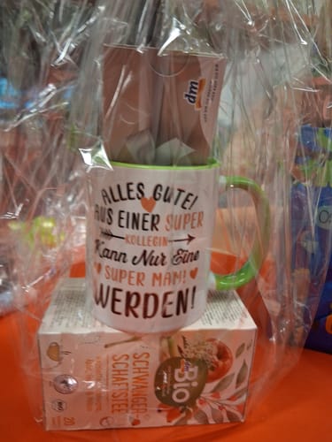 Customer photo review of Mutterschutz Abschied Tasse Geschenk Kollegin Abschiedsgeschenk Werdende Mutter Mama Super Mami