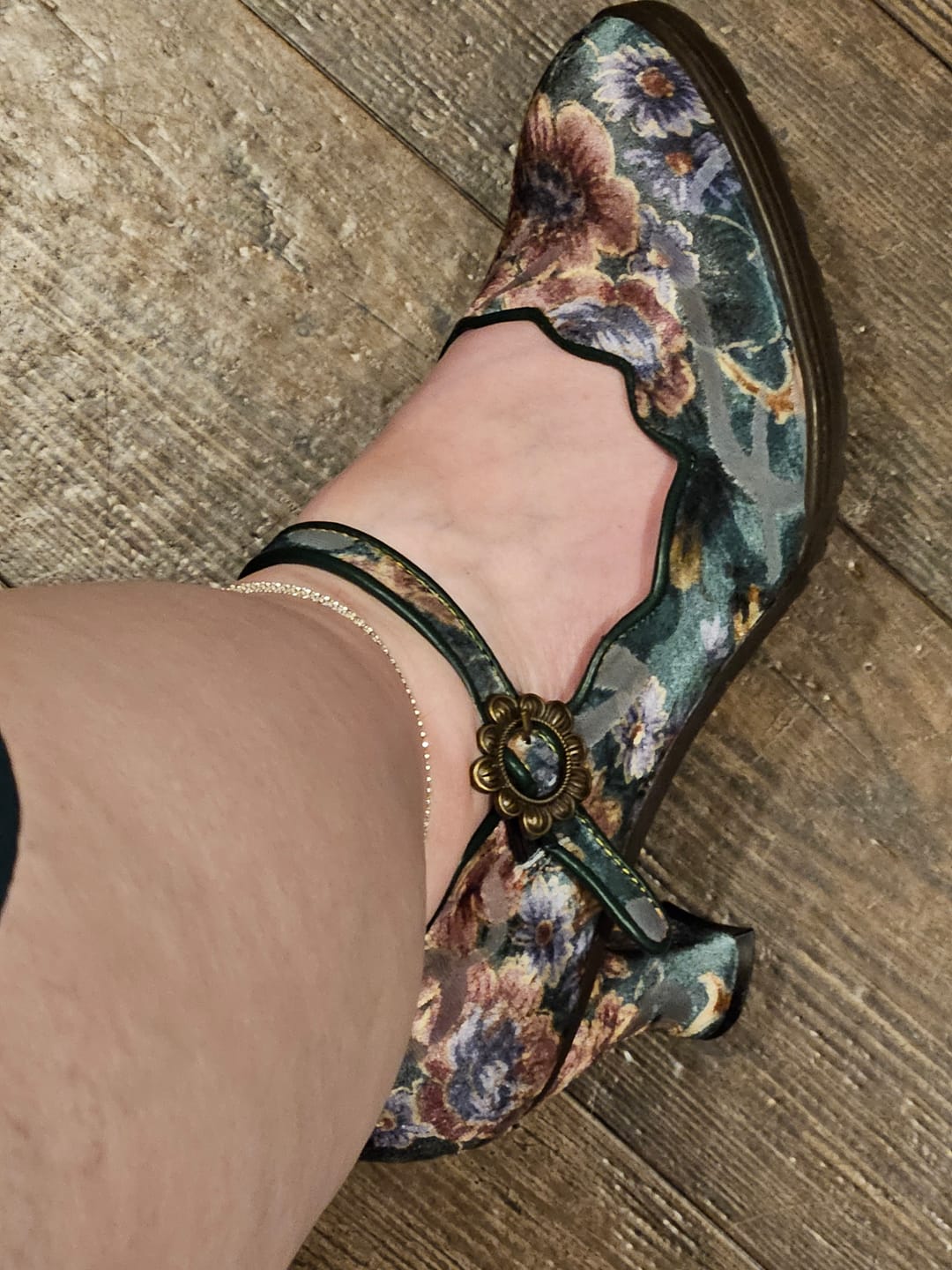 Customer photo review of Retro Handmade Embroidered Pumps