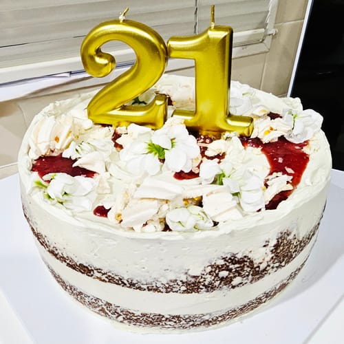 Customer photo review of vanilla & strawberry cake