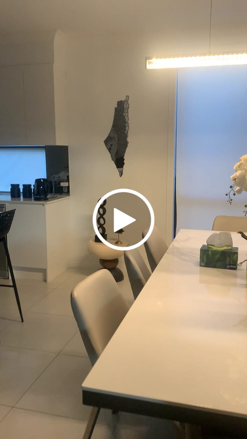Customer video review of UV Print Palestine Map Wall Decor - Wood/Plexy Shiny Wall Art