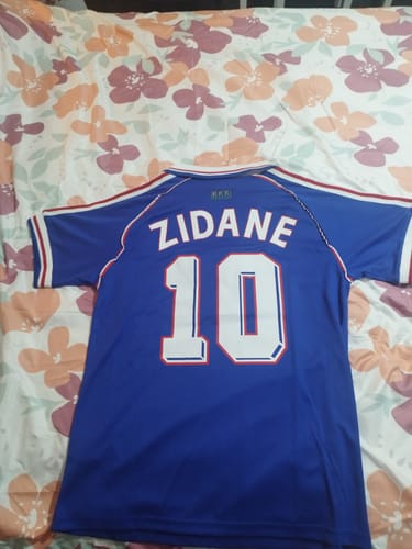 Customer photo review of Zinedine Zidane France 1998 World Cup Retro Football Jersey Maillot Trikot