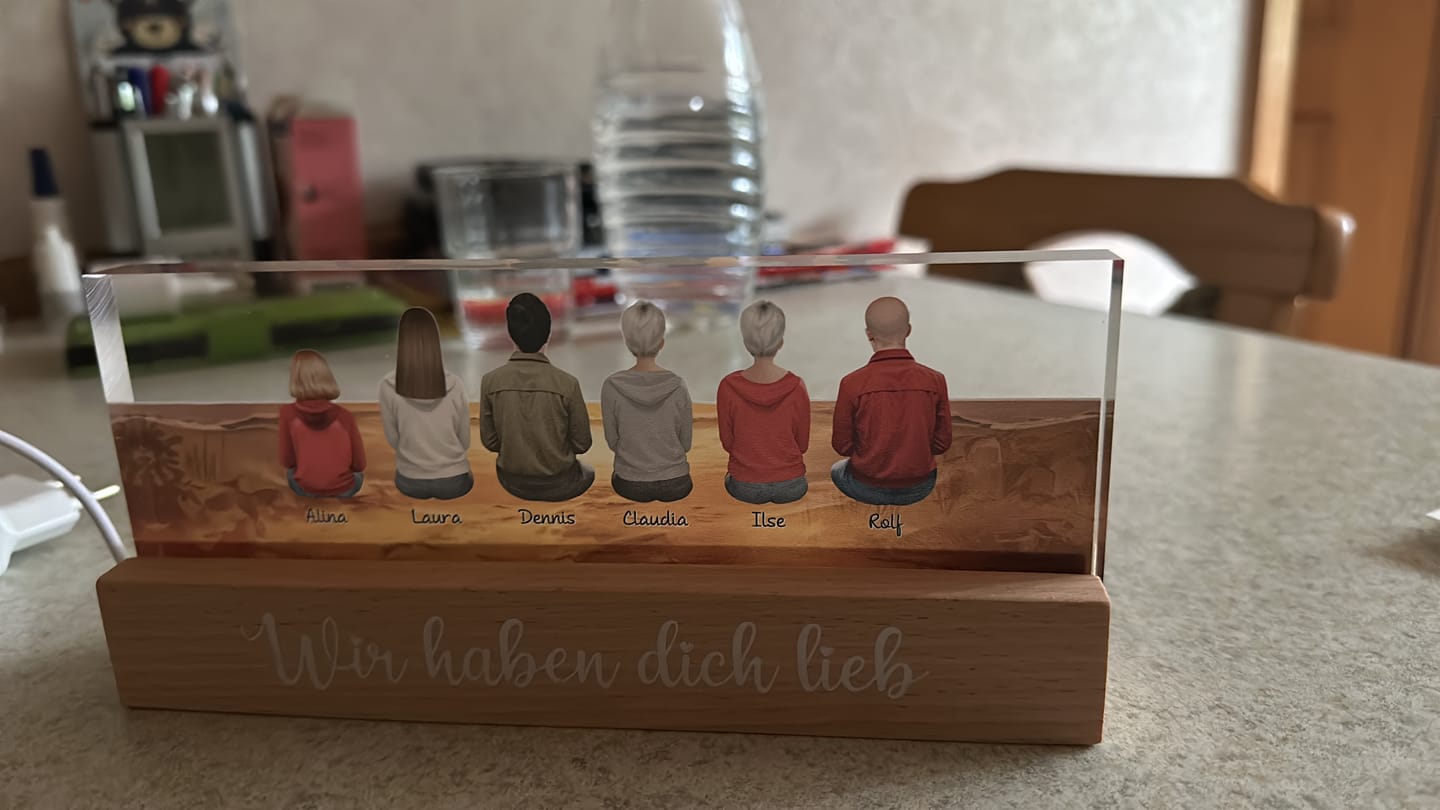 Customer photo review of Familie - Personalisierter LED Aufsteller mit der ganzen Familie