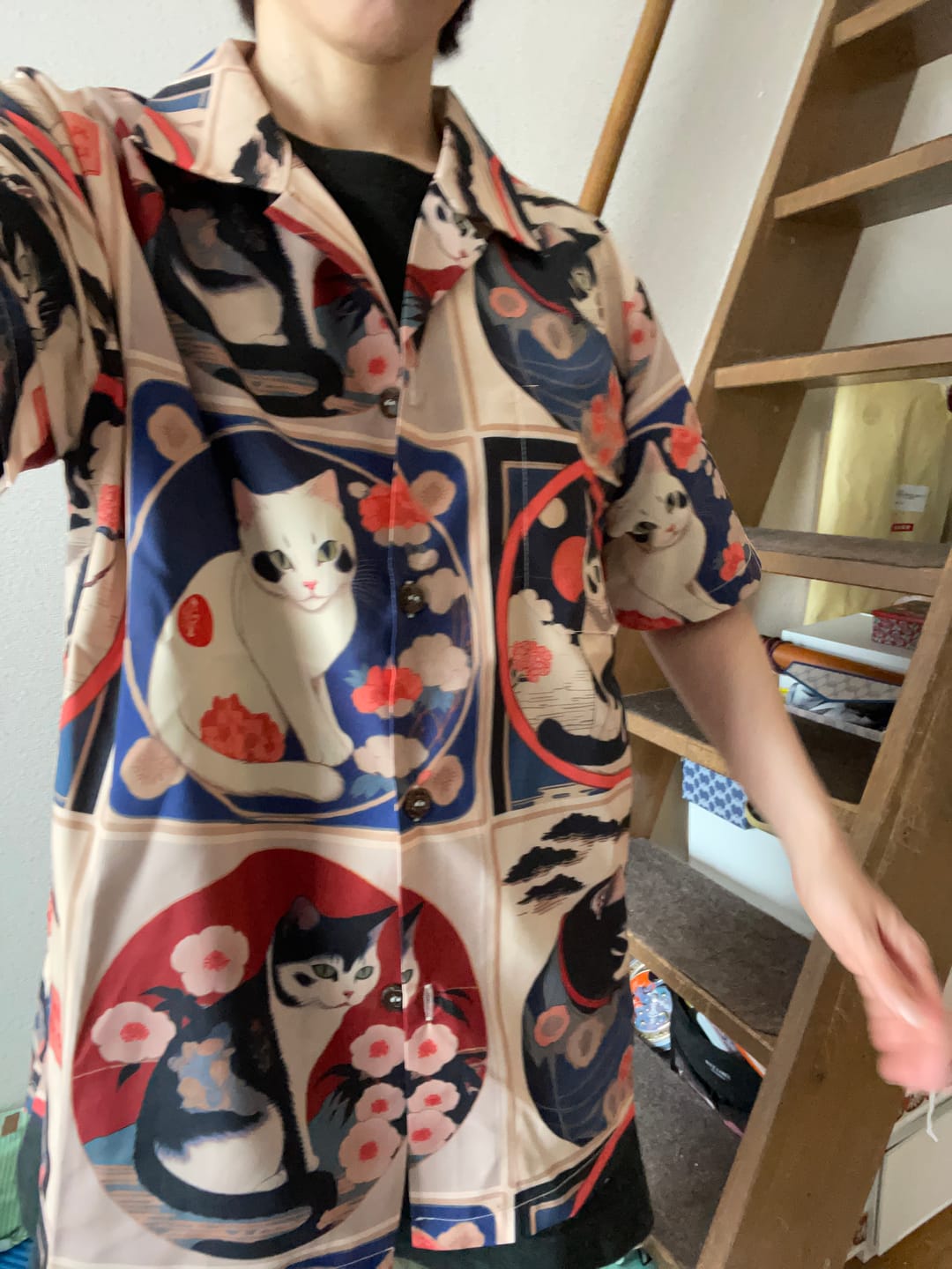 Customer photo review of 明治時代の猫 総柄 浮世絵風アロハシャツ