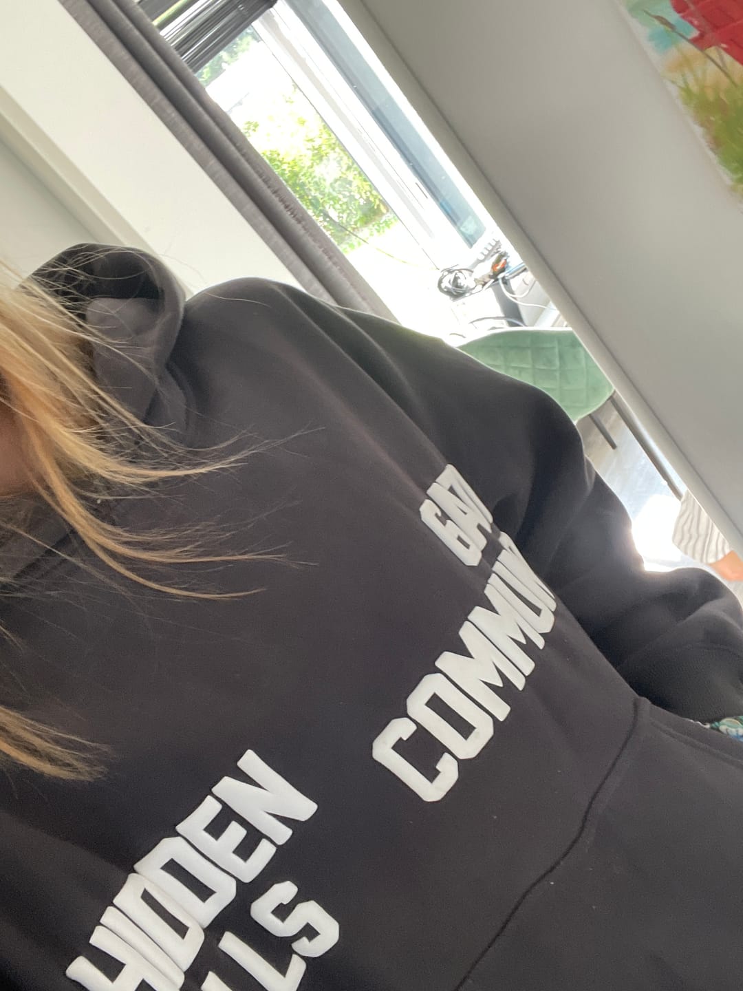 Customer photo review of GATED COMMUNITY HOODIE DARK GREY