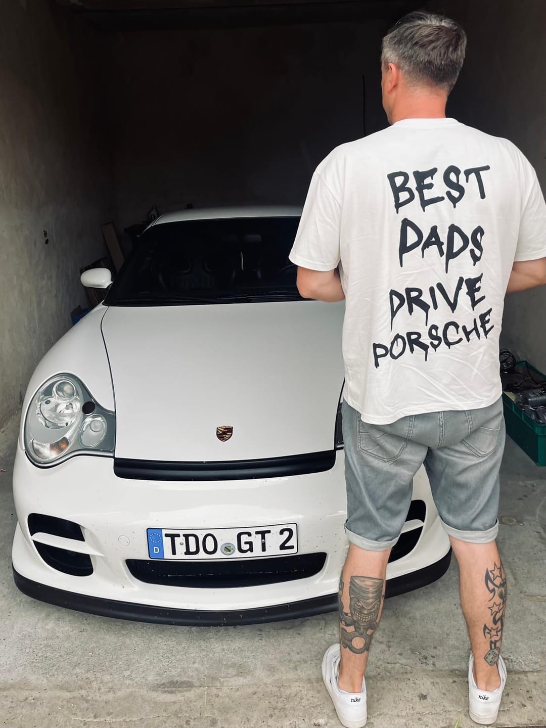 Customer photo review of BEST DADS DRIVE PORSCHE Oversized T-Shirt