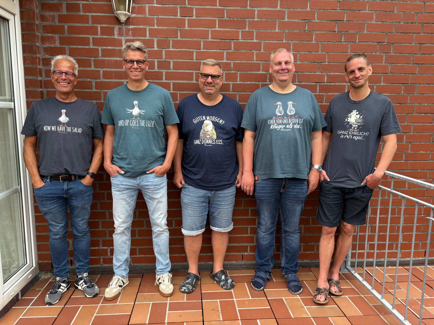 Customer photo review of Ganz ehrlich? is mir egal.. · Herren Premium Bio T-Shirt