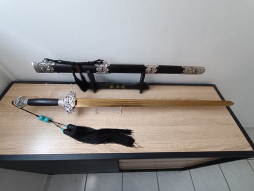 Customer photo review of Handmade Real Sword Qin Dynasty Chinese Swords High Manganese Steel Glod Blade EbonyScabbard