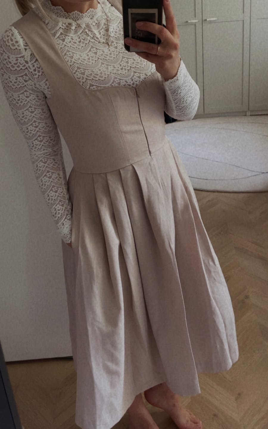 Customer photo review of Beige Herz-Ausschnitt traditionell Dirndl