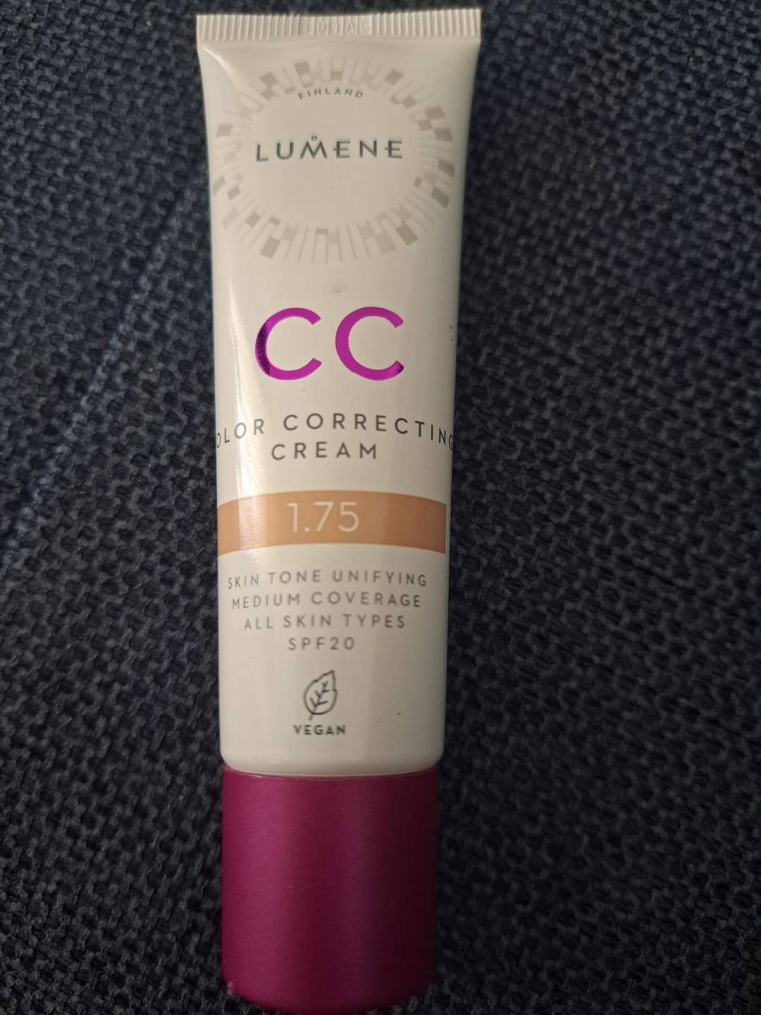 Customer photo review of Lumene CC cream - Веган CC Крем "Абсолютно съвършенство" 7в1 SPF 20