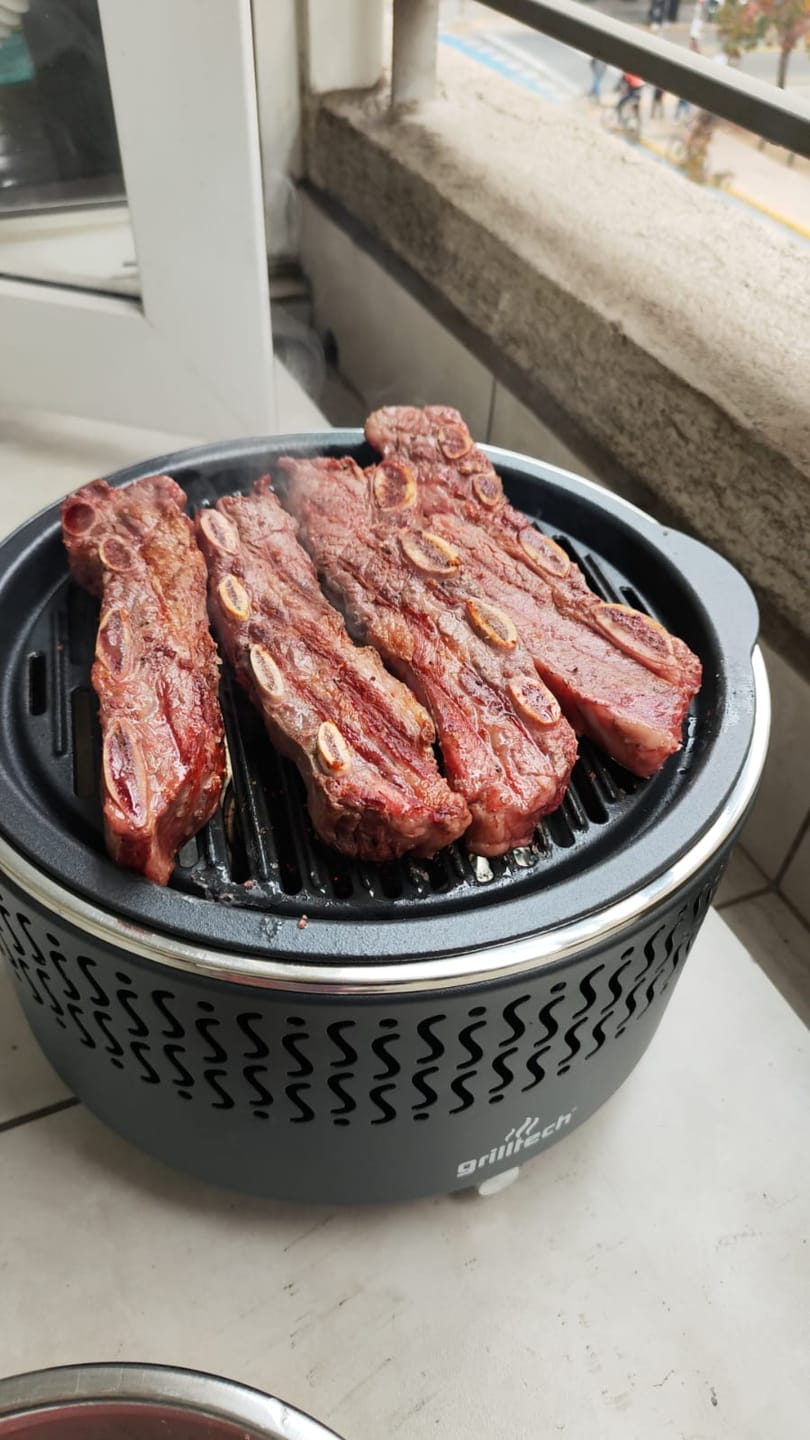 Customer photo review of Parrilla Air Pro Negra carbón y no tira humo