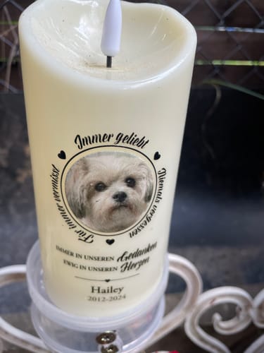 Jacqueline F. review of Immer geliebt - LED Trauerkerze mit Foto und Datum in Erinnerung an Verstorbene image 1 out of 1