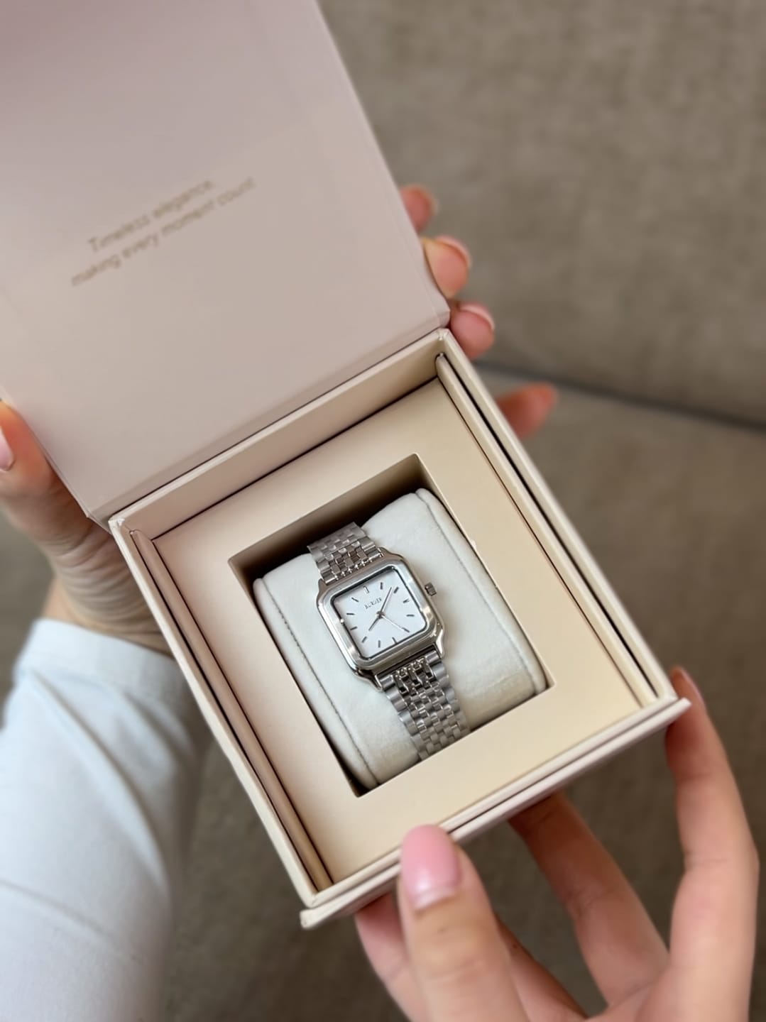 Customer photo review of Macy Silver White