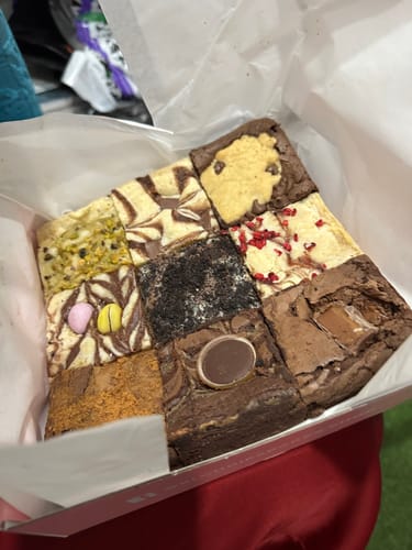 Customer photo review of Congratulations Brownie & Blondie Mixed Box