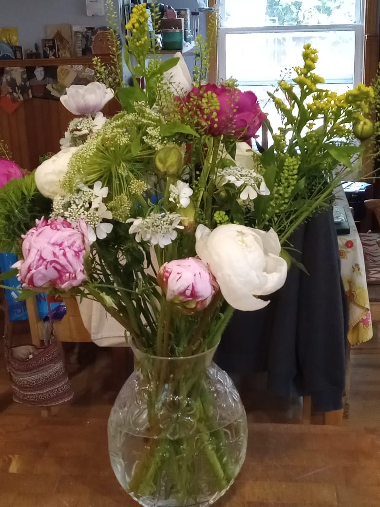 Customer photo review of Friday Flower Therapy |  Fresh Cut Flowers