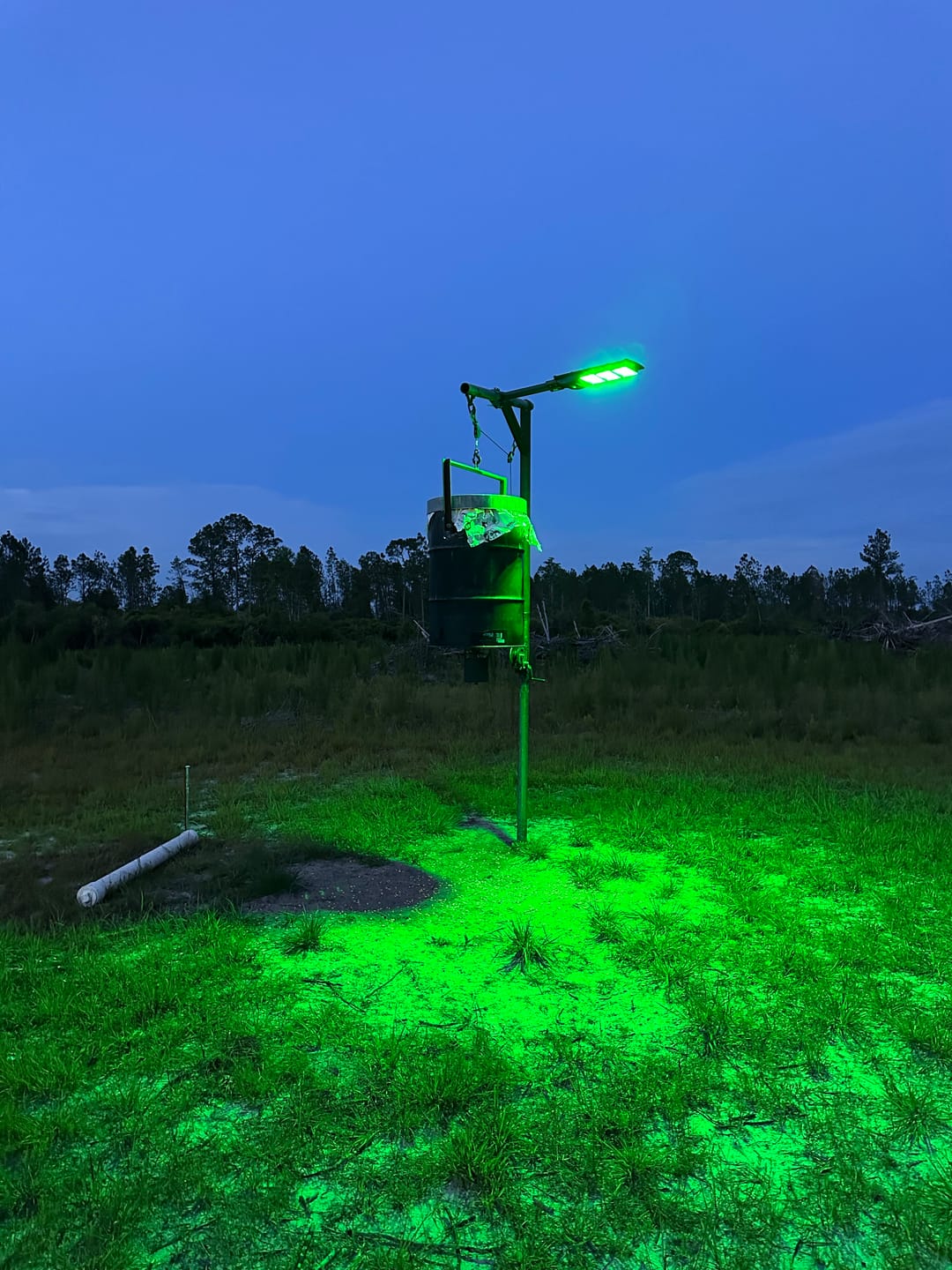 Customer photo review of Solar Green Light for Hunting Hogs Deer,Fish light -15,000lumens