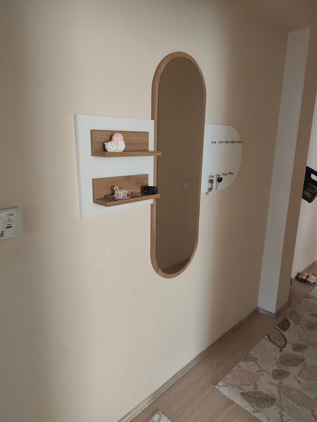 Customer photo review of Rani P3 Aynalı Duvar Askısı Boy Aynası Sepet Ceviz - Beyaz Vestiyer