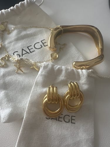 Customer photo review of SCULPTURAL OPEN BRACELET - GOLD