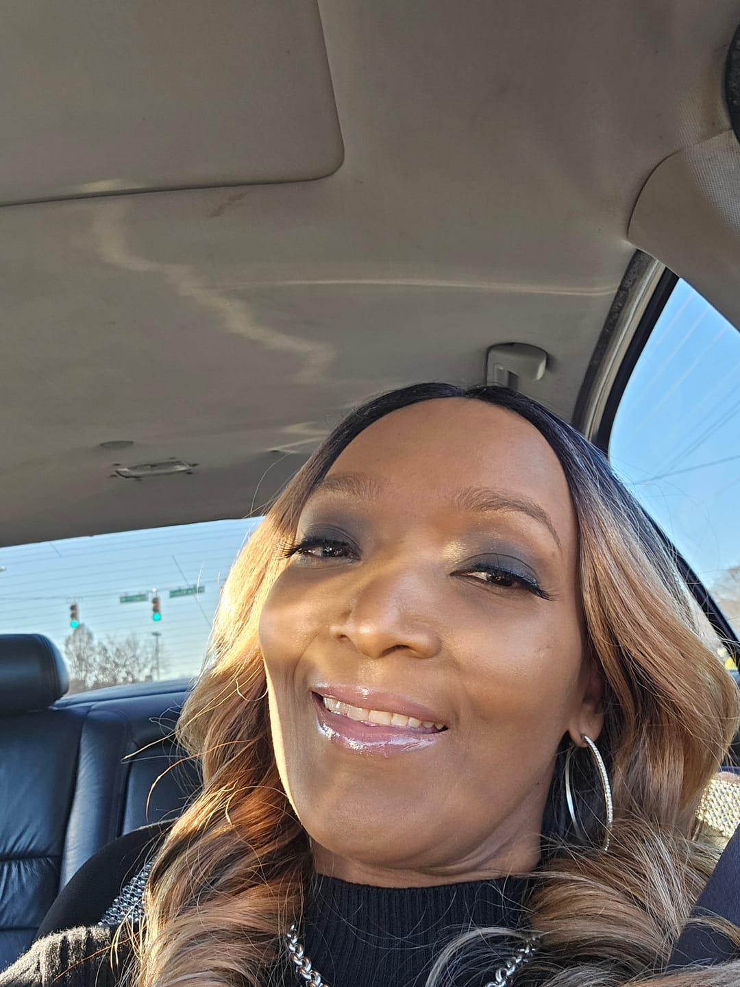 Customer photo review of Shake N Go Equal 5" Lace Part Wig - VALENTINO