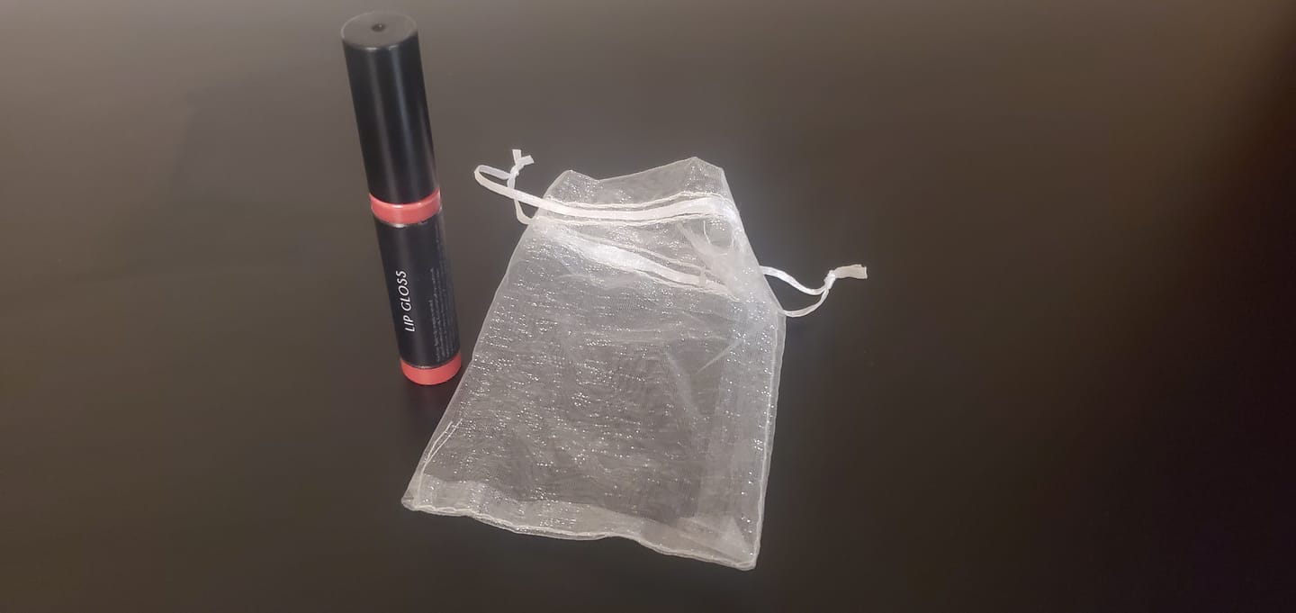 Customer photo review of Natural Lip Gloss