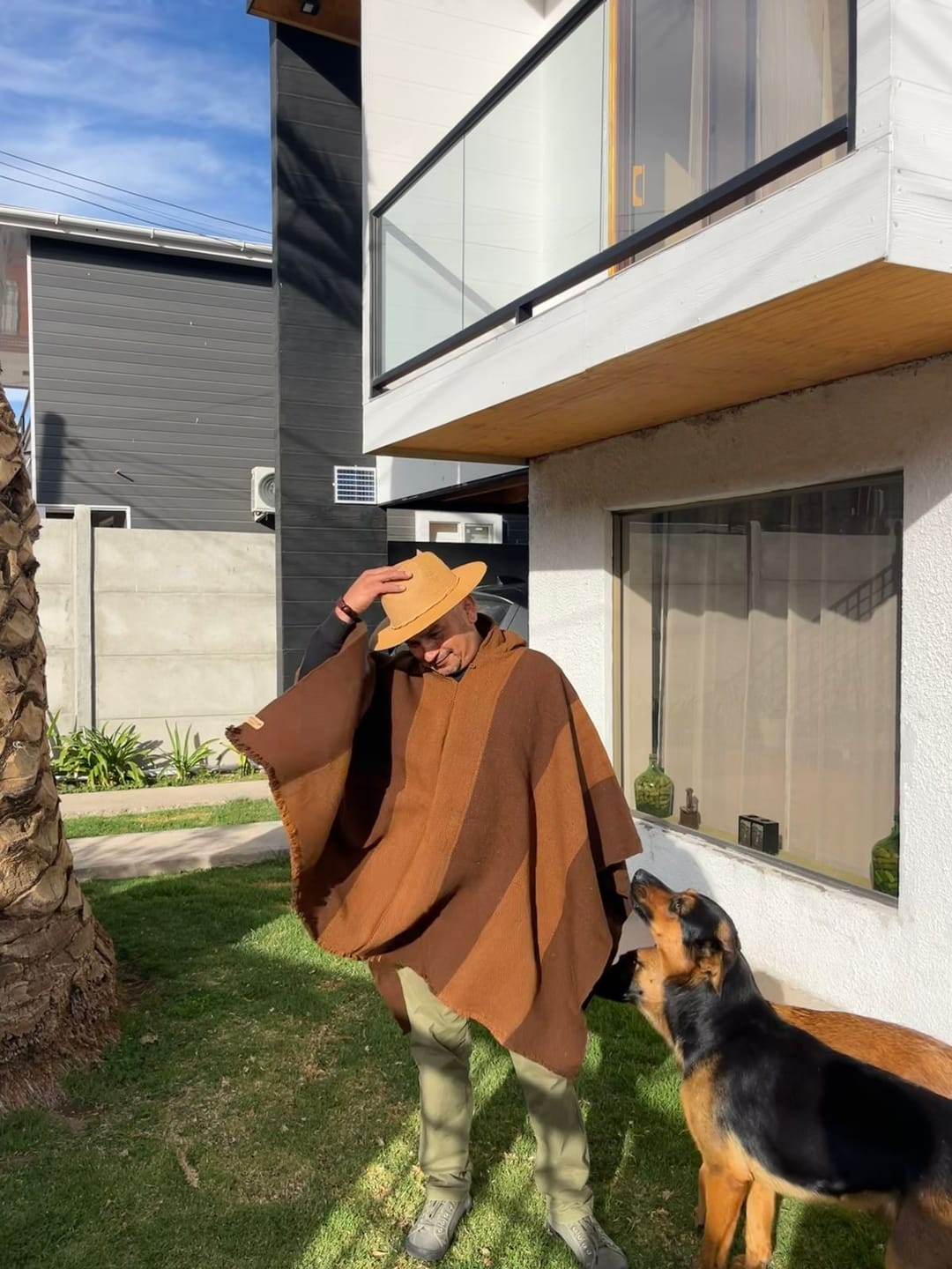 Customer photo review of PONCHO PREMIUM REHUE