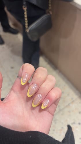 Customer photo review of Lemon Sugar - Press On Nails