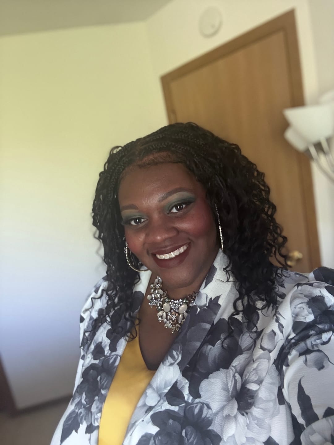 Customer photo review of Kiki - 16" Pre Bleached Swiss HD Lace Human Hair Curls Full Lace Knotless Boho Box Braided Wig