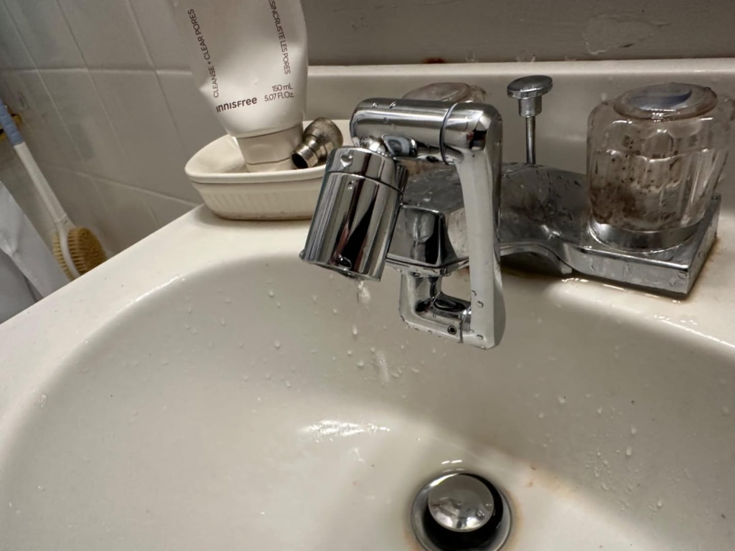 Customer photo review of 【Pre Order-US】Frizzlife Splash-Proof Sink Faucet Extender with Filter, Certified Reduce 99% Chlorine, 1440° Rotating Tap Aerator, 3 Modes Spray Attachment for Kitchen/Bathroom/Toddlers, 8pcs Replacement Filter