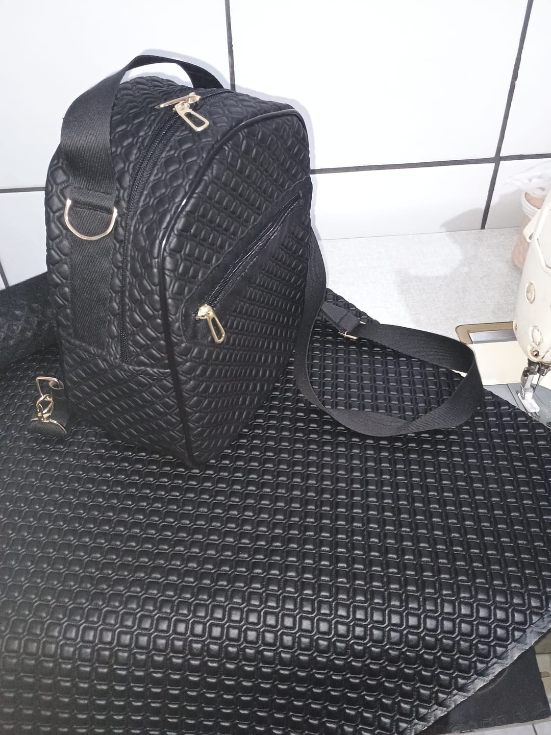 Customer photo review of MATELASSE LUXO 1.5 COR PRETO FUNDO MANTA