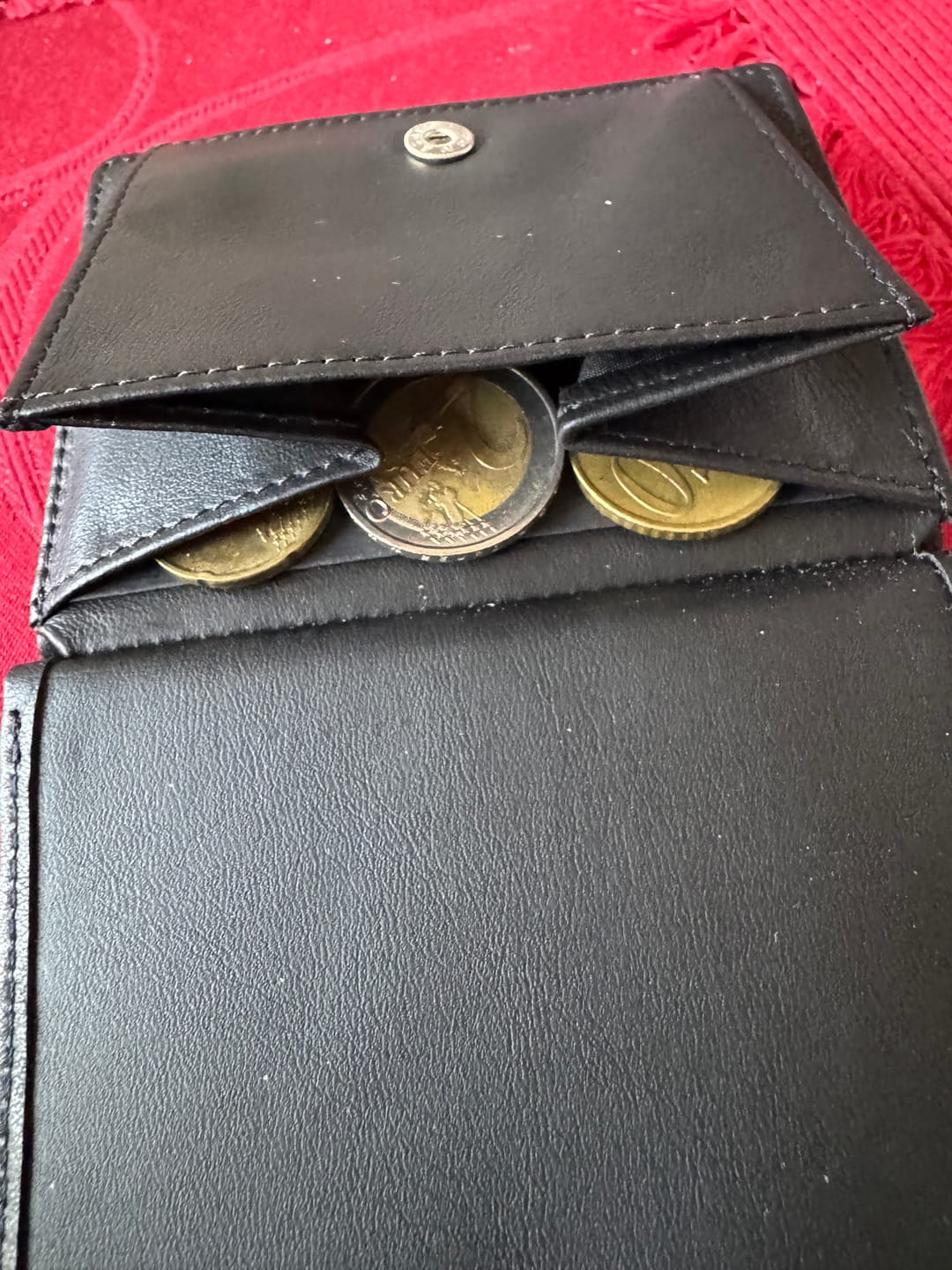 Customer photo review of Slimstar - slim wallet with large coin pocket