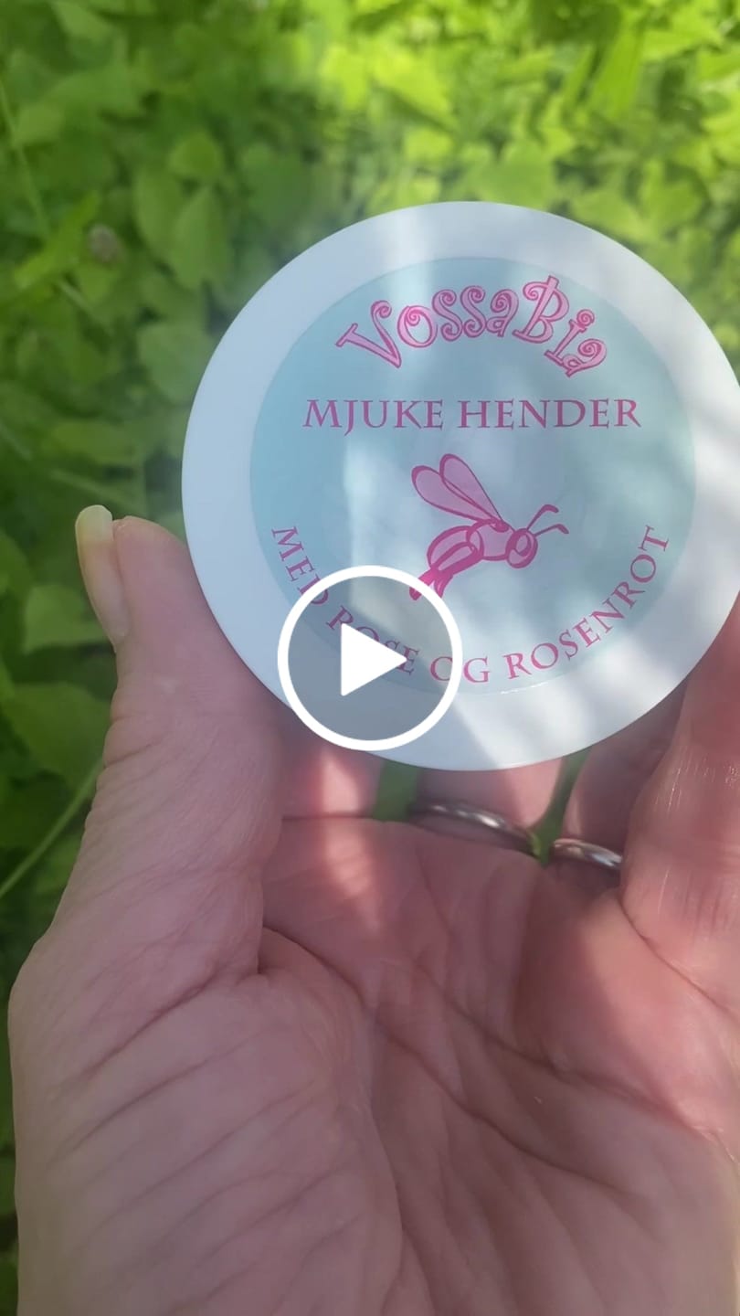 Vídeo reseña de un cliente sobre el producto "Manos suaves" con rosa y raíz de rosa.