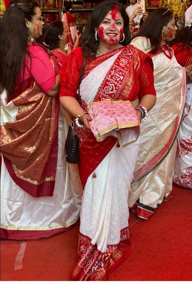 Customer photo review of Cultured Pearl White Embroidery Chikankari Patola Handloom Saree
