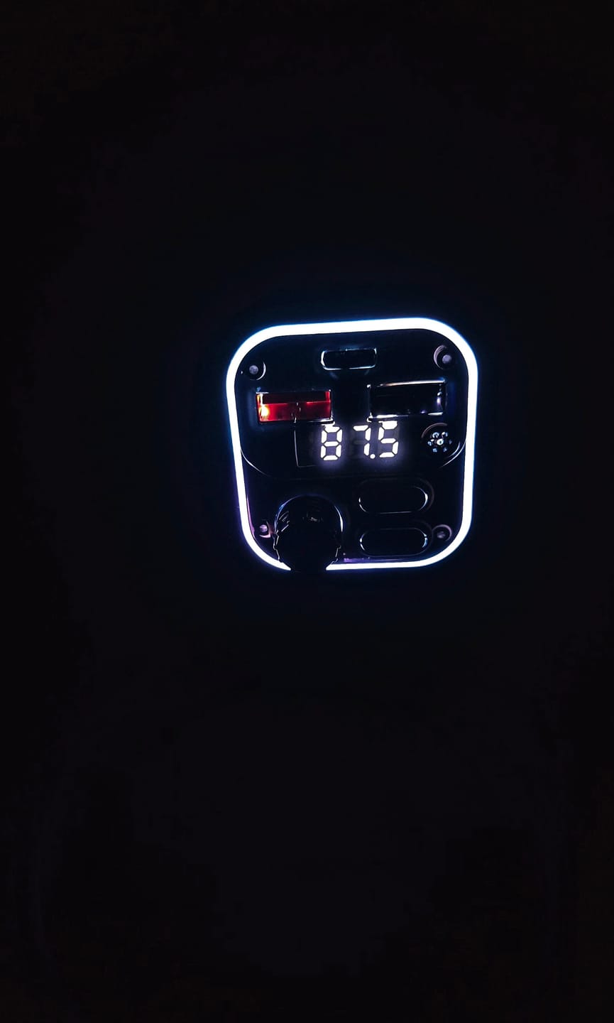 Customer photo review of Siltcon® Bluetooth FM Transmitter Zwart