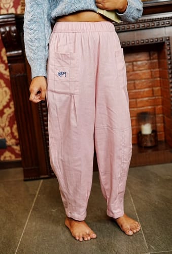 Customer photo review of 90s Classic Pants