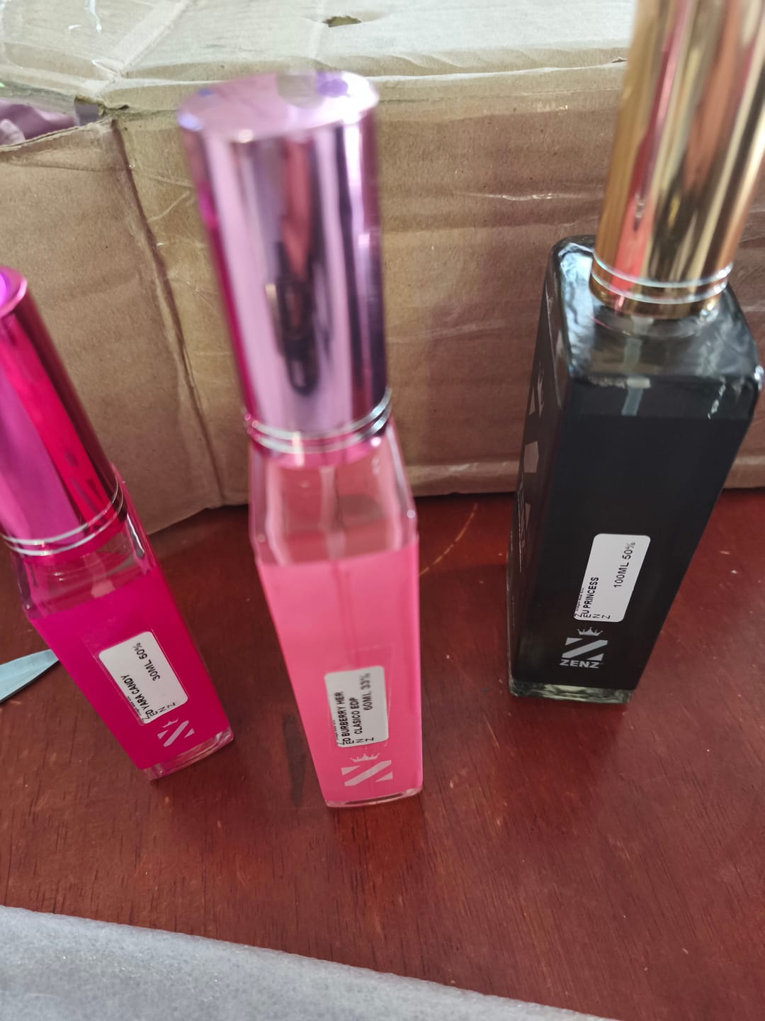 Customer photo review of Perfume Tendencia D BURBERRY HER CLASICO EAU DE PARFUM zenz