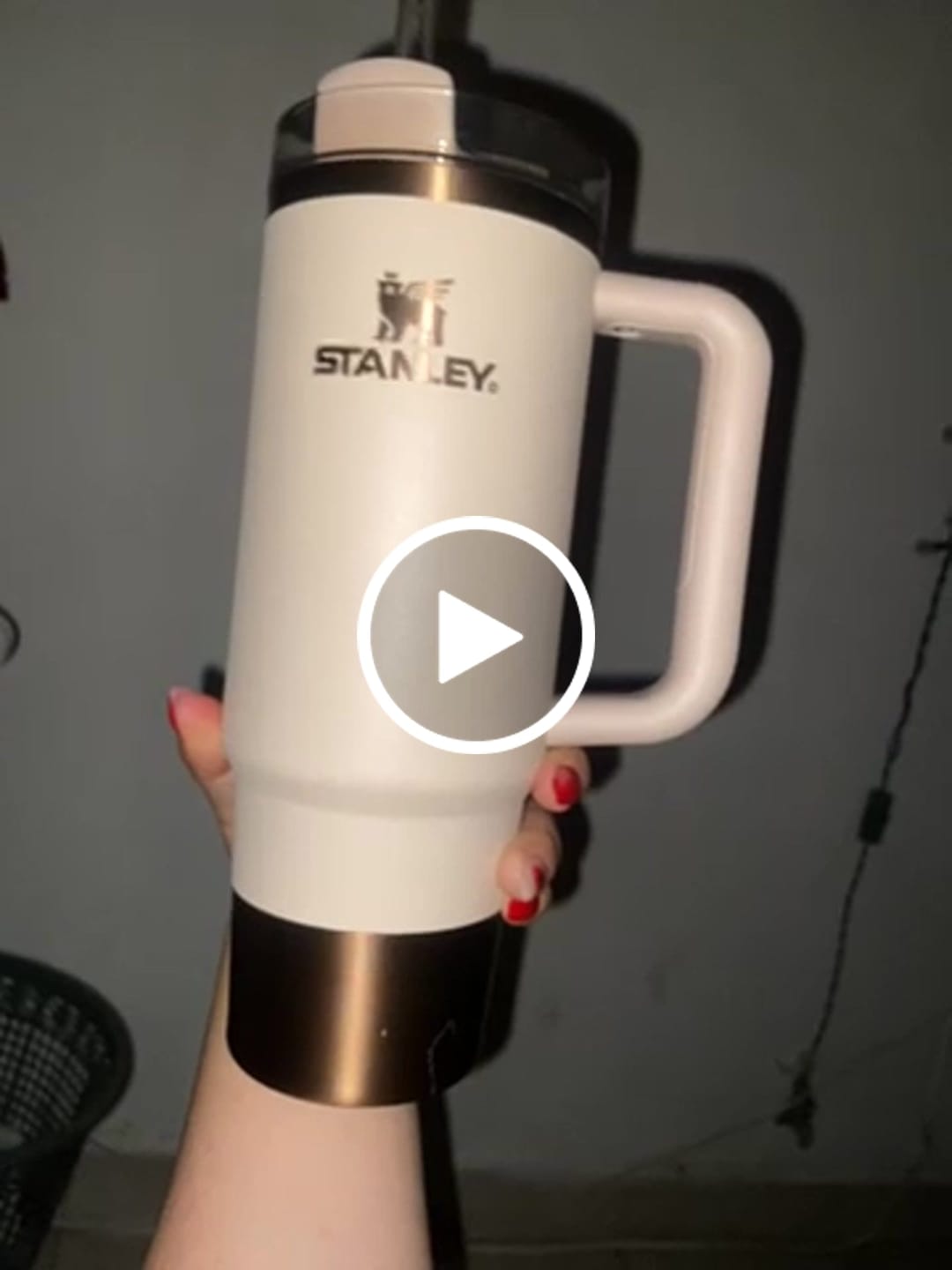 Customer video review of The Quencher H2.0 Flowstate™ Tumbler Gilded | 887ML