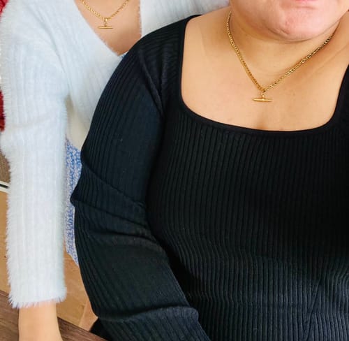 Customer photo review of The Veni Necklace