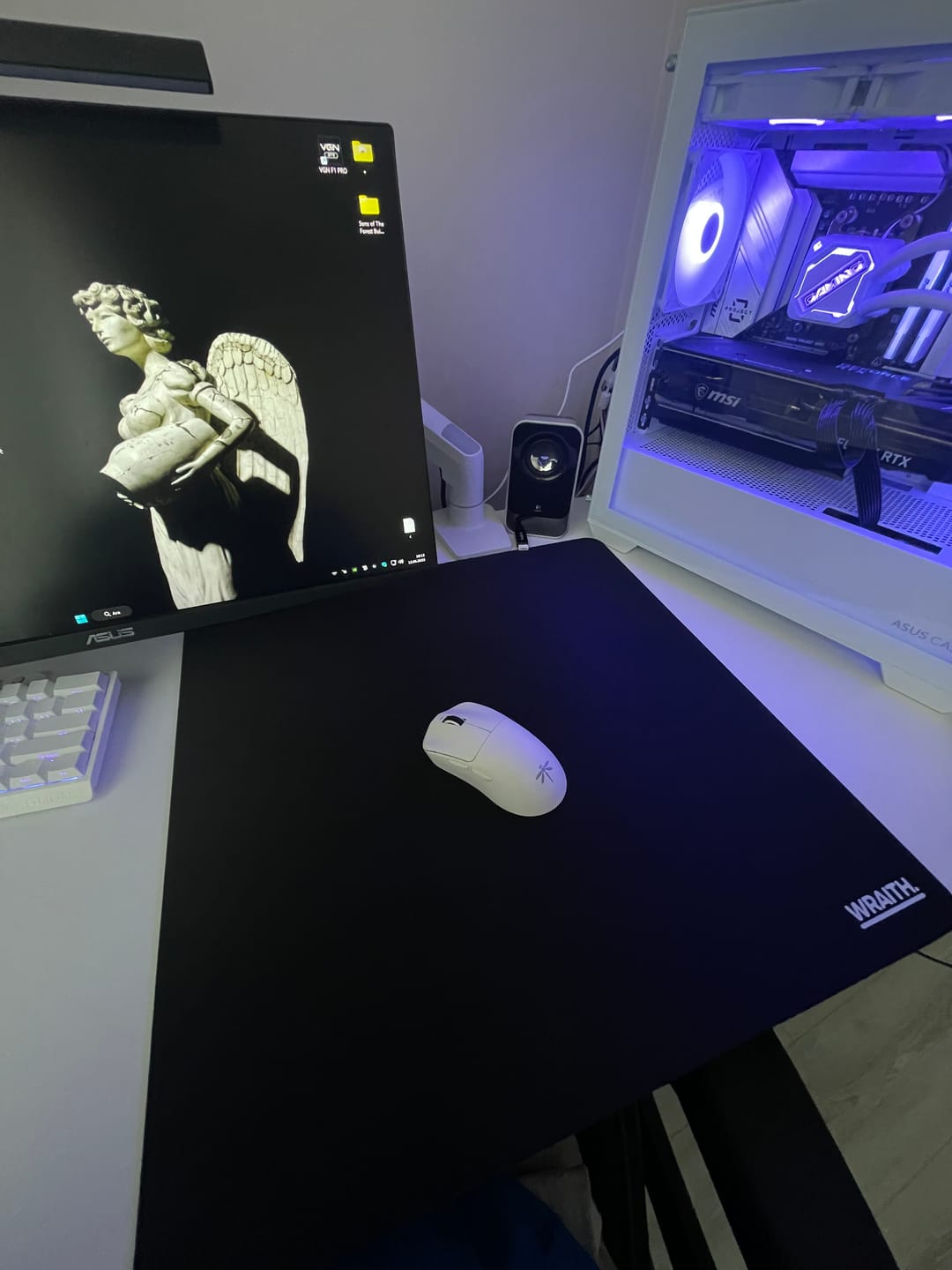 Customer photo review of Wraith Blade X Semi-Hard Mousepad