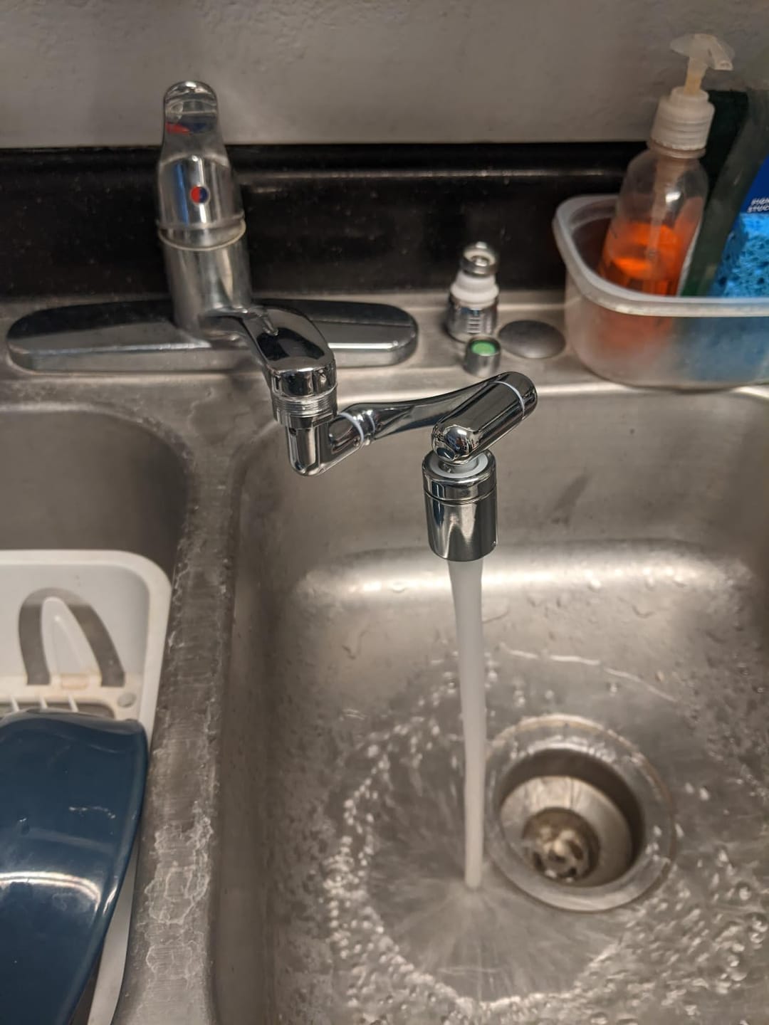 Customer photo review of 【Pre Order-US】Frizzlife Splash-Proof Sink Faucet Extender with Filter, Certified Reduce 99% Chlorine, 1440° Rotating Tap Aerator, 3 Modes Spray Attachment for Kitchen/Bathroom/Toddlers, 8pcs Replacement Filter